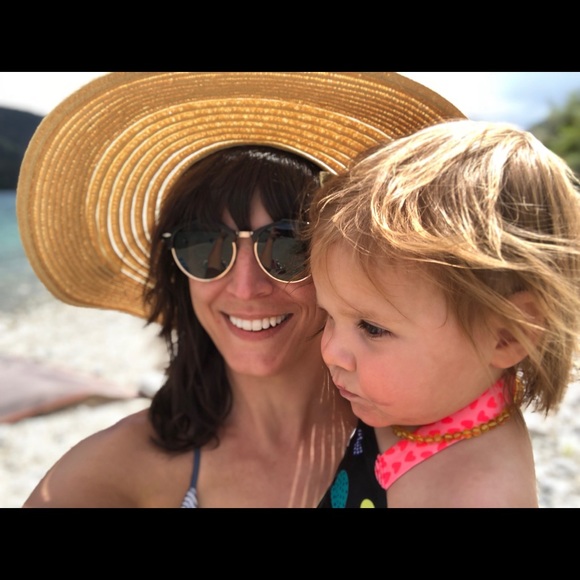 Meet your Posher, Jessica - Picture 3 of 3